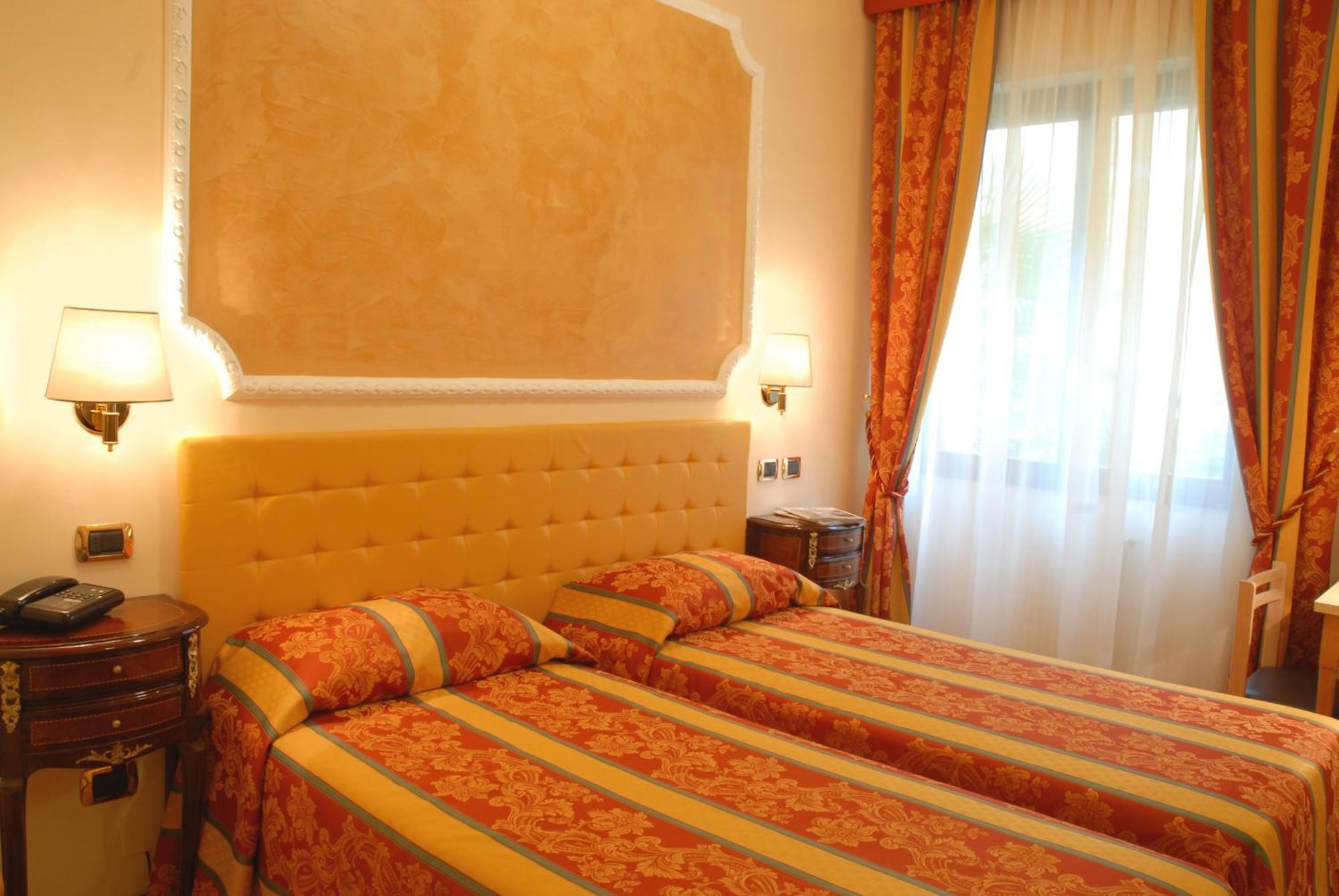 Hotel Mondial