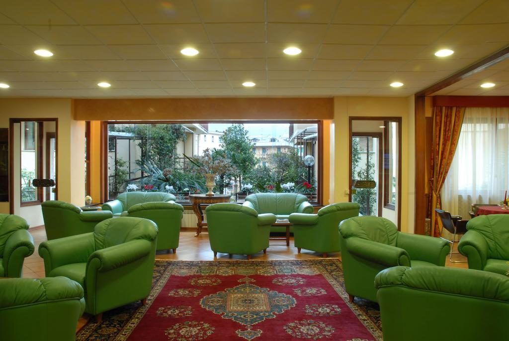 Hotel Mondial 3*